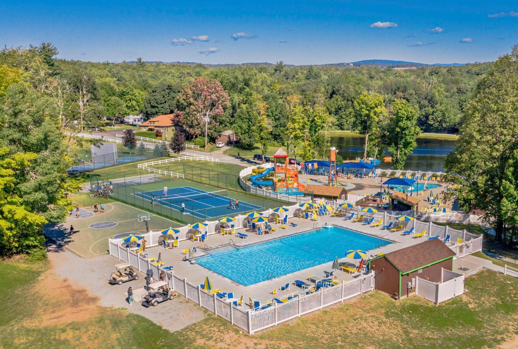 Jellystone Park Birchwood Acres Villa Greenfield Park Kültér fotó